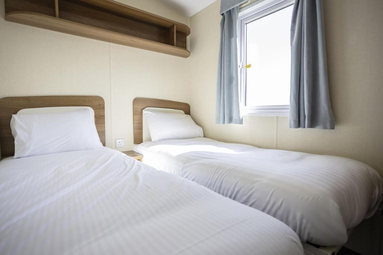 Barmouth Bay Holiday Park Llanddwywe Екстериор снимка