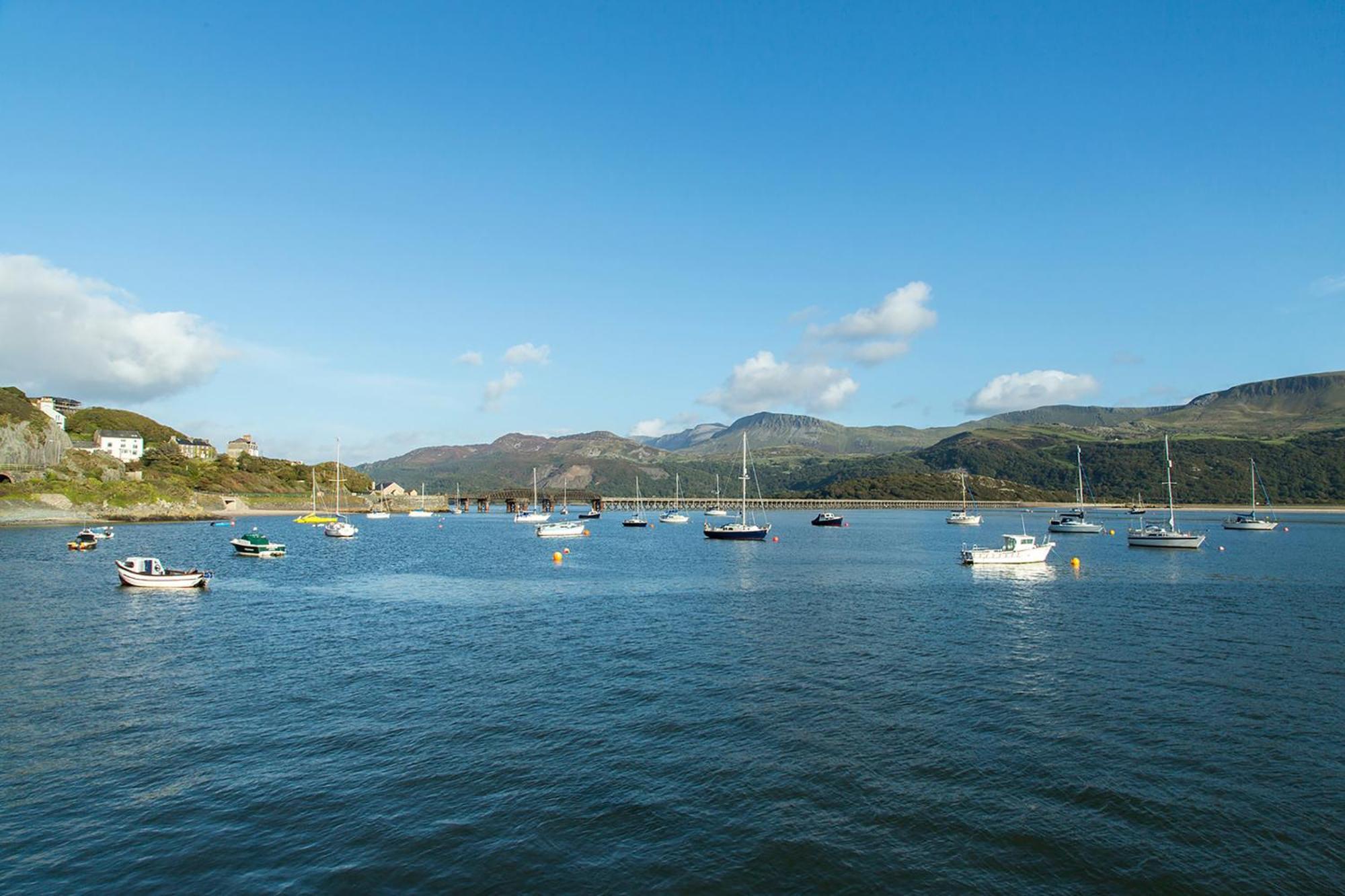 Barmouth Bay Holiday Park Llanddwywe Екстериор снимка