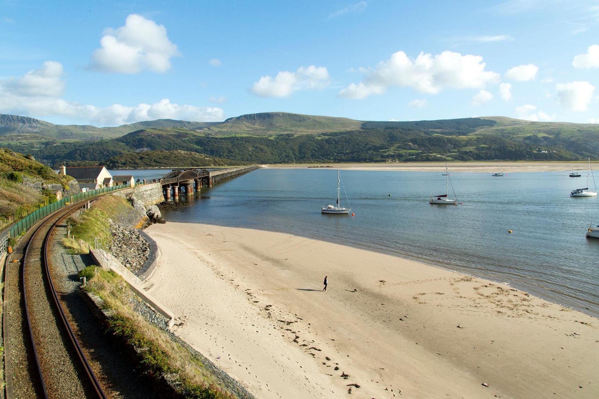 Barmouth Bay Holiday Park Llanddwywe Екстериор снимка