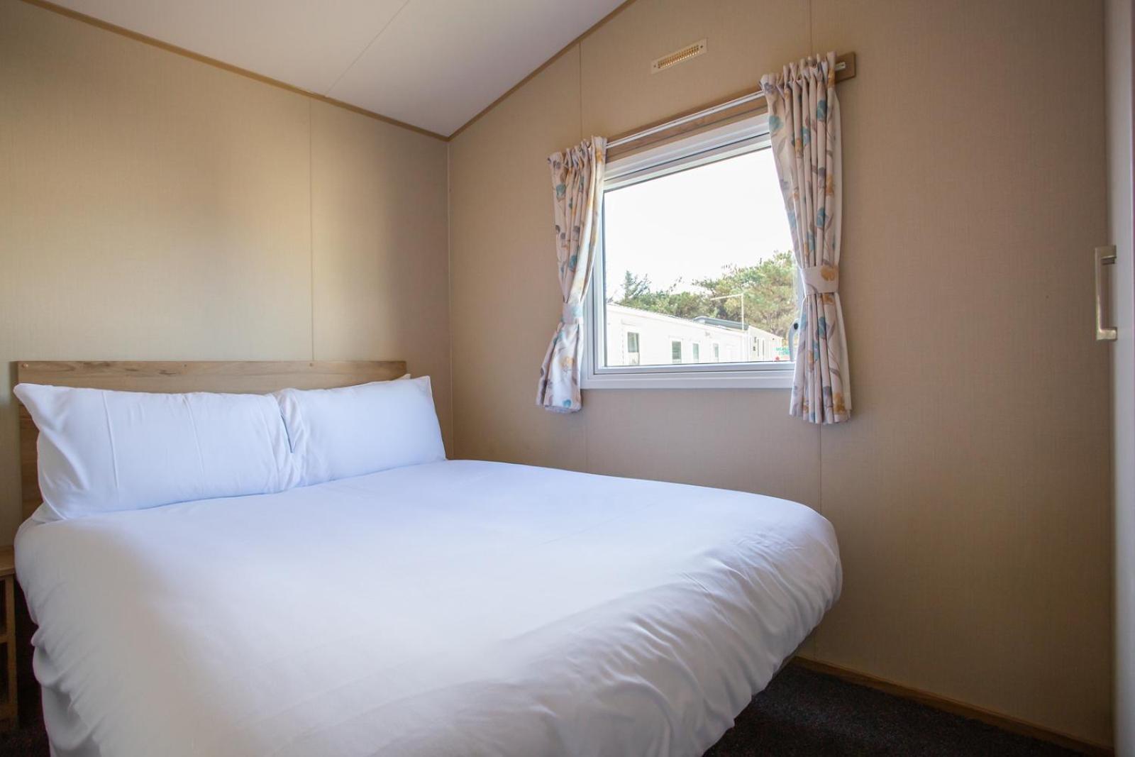 Barmouth Bay Holiday Park Llanddwywe Екстериор снимка